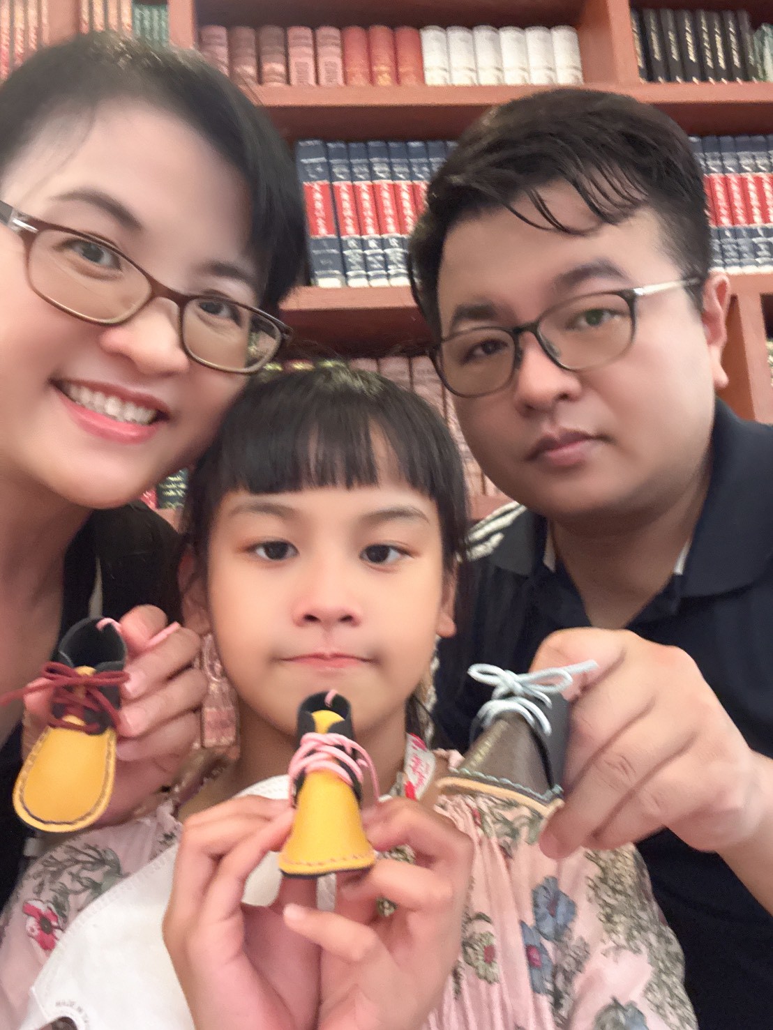 二信高中圖書館舉辦親子共學資源共享鞋作體驗活動 9 LINE ALBUM 1150719%E4%BA%8C%E4%BF%A1%E8%A6%AA%E5%AD%90%E9%9E%8B%E4%BD%9C 260719 1