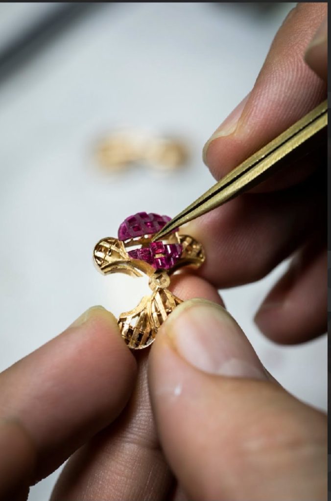 《一件珠寶,一部世家史》 梵克雅寶@Van Cleef & Arpels把工藝變成可以閱讀的文化 《一件珠寶,一部世家史》 梵克雅寶@Van Cleef & Arpels把工藝變成可以閱讀的文化