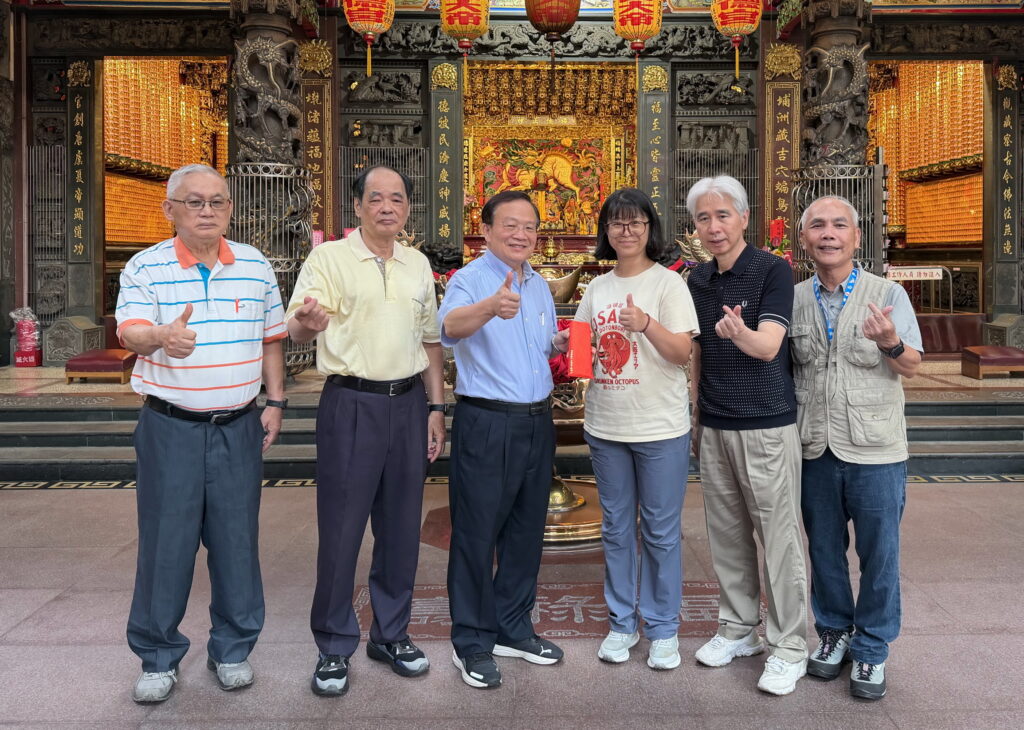 板橋埔墘福德宮捐255台輪椅給新北輔具資源中心 另贈埔墘國小身障學童電動輪椅 46 0721004