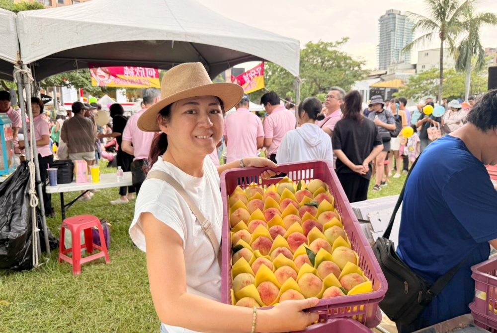 梨山森活節進市區推廣水蜜桃 江啟臣力挺和平優質農產 6 20260726003