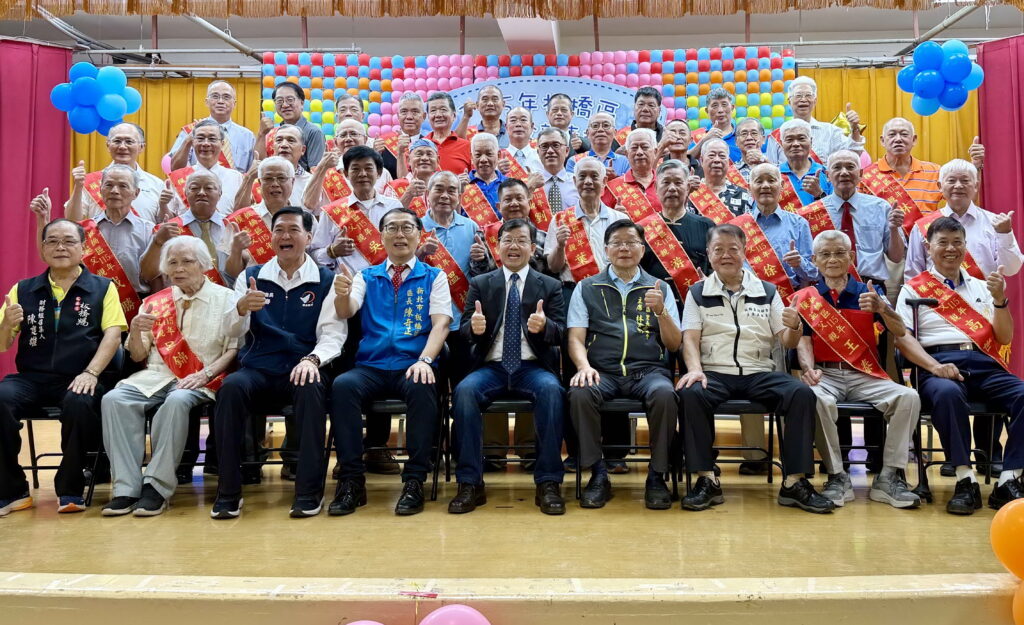 巍巍父愛綿延不息 板橋、瑞芳、林口、金山表揚模範父親 提前祝福爸爸們父親節快樂 39 0801005