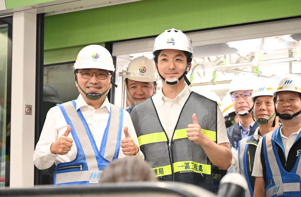 共築雙北軌道新未來 侯友宜、蔣萬安視察捷運萬大中和線主線動態測試 期明年底如期通車 51 S 154943778