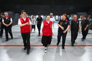 縣長徐榛蔚視察花蓮縣警察局綜合體技館 關心員警訓練安全與場地改善 46 %E4%B8%80 33