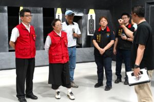 縣長徐榛蔚視察花蓮縣警察局綜合體技館 關心員警訓練安全與場地改善 47 %E4%BA%8C 15