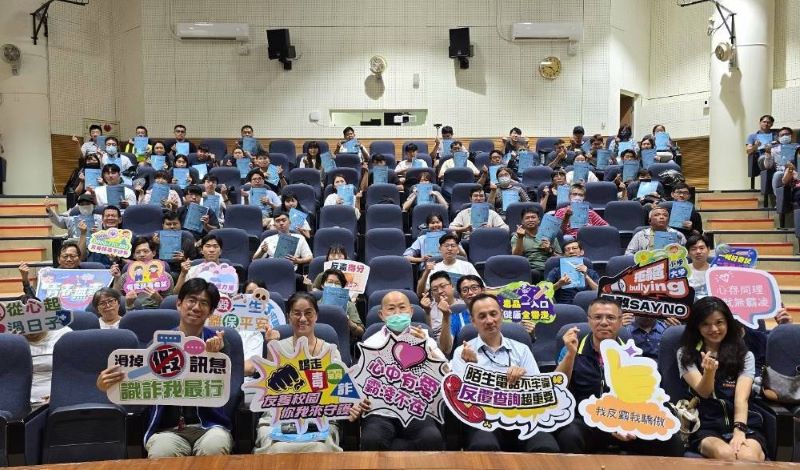 強化校安第一線應變力 新北初任生教組長實務訓練 28 《圖說》新北市初任生教組長培訓合照。〈教育局提供〉