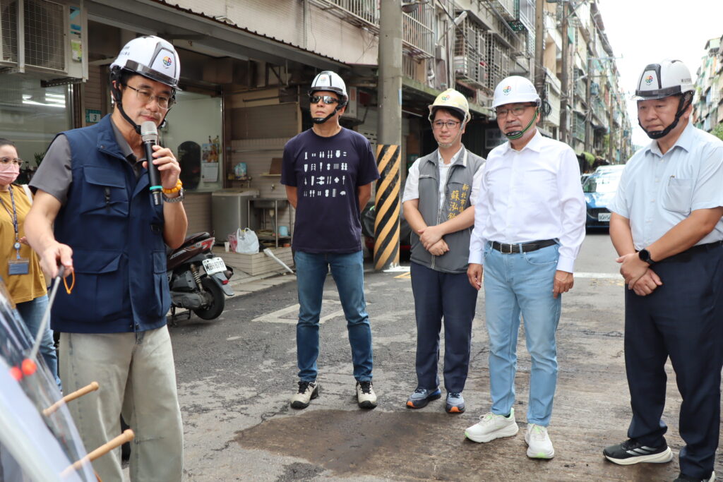侯友宜視察鶯歌基層建設 打通道路更順暢人行環境升級「201314」路燈下添浪漫 36 S 25288712