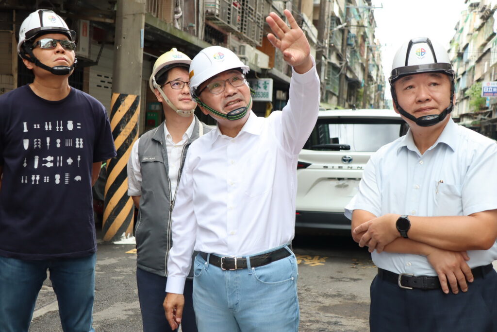 侯友宜視察鶯歌基層建設 打通道路更順暢人行環境升級「201314」路燈下添浪漫 37 S 25288714