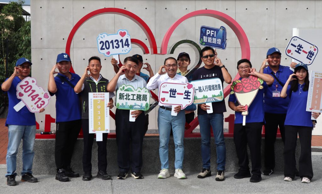 侯友宜視察鶯歌基層建設 打通道路更順暢人行環境升級「201314」路燈下添浪漫 39 S 25288724
