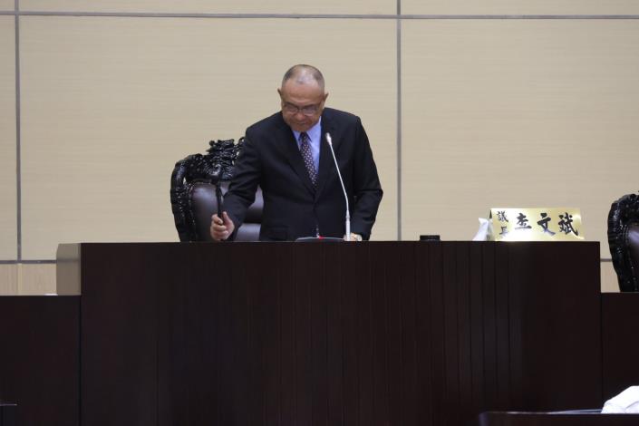議會臨時會閉幕 縣長強調教育為重不分黨派共同努力