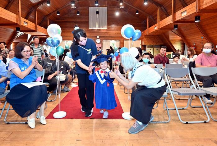 幼安教養院第29屆畢業典禮 33位畢業生奉茶感謝師恩