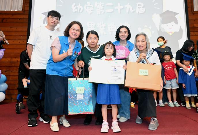 幼安教養院第29屆畢業典禮 33位畢業生奉茶感謝師恩