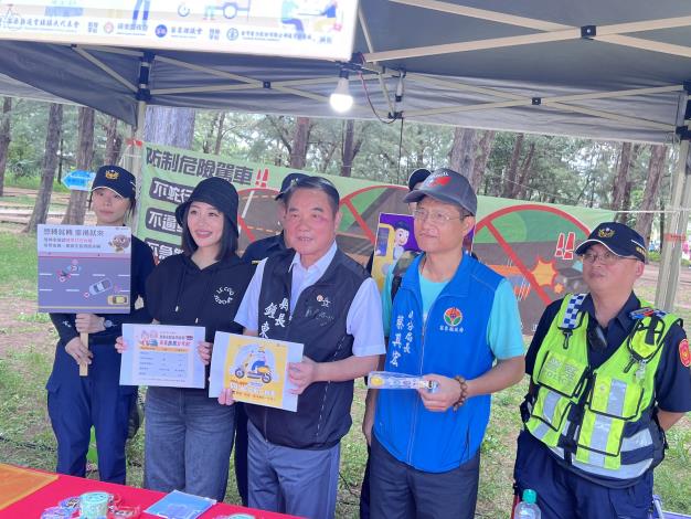 通霄舉辦節能減碳暨交通安全宣導 縣長鍾東錦到場與鄉親同樂