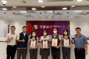 花警攜手金融機構阻詐有成 5 6月成功攔阻逾千萬元詐騙款項 20 MEITU 20260819 194405096