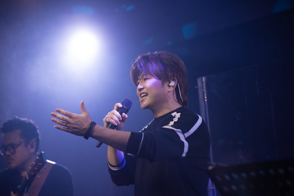 從張雨生、萬芳唱到英文經典!蘇震洋PUB功力全開 雄性歌喉迷醉全場 14 AA6I5541 6