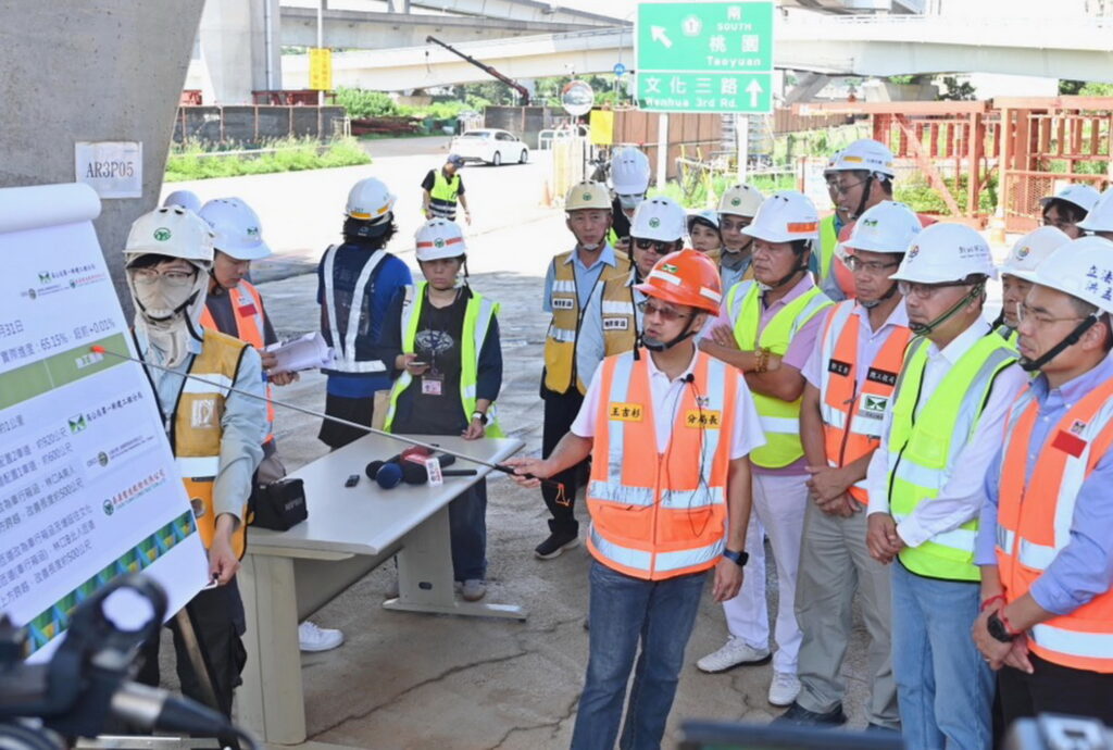 國1五股、林口交流道改善工程進度超前 侯友宜視察:打造安全、便捷的聯外路網 33 3 9