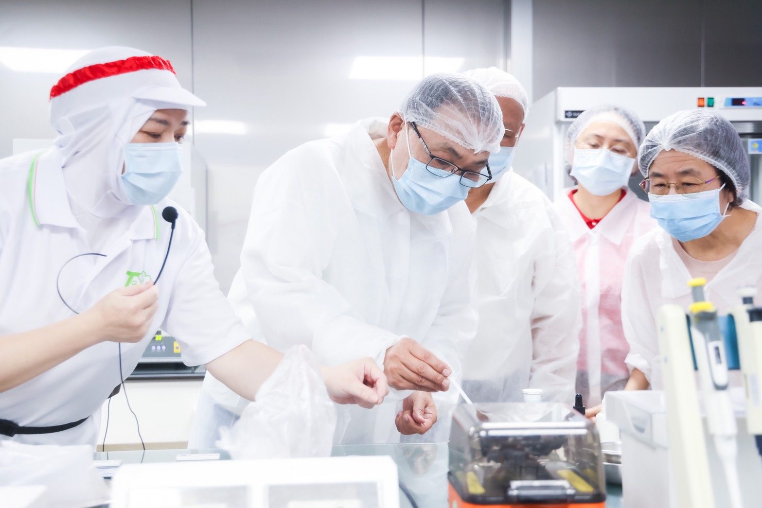 免費營養午餐開學上路 侯友宜視察團膳把關32.3萬學童食安