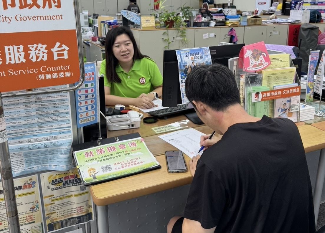 中高齡投入缺工產業順利重返職場 還可申領高額獎助金