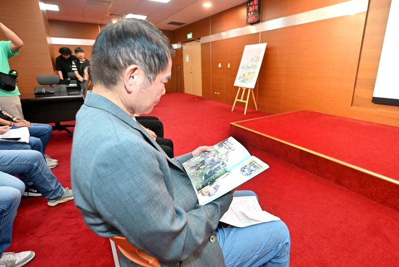 「跨域永續設計與苗栗返鄉青農」新書發表 縣長感謝青農返鄉讓苗栗農業可以永續