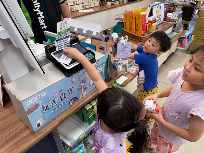 中市擴大補助「台中有鈣讚2.0」上路! 全年週週兌領乳品、116年起寒暑假不中斷