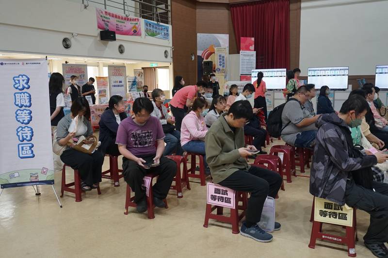 服務再升級、求職更便利！ 中市勞工局9月份邀60家企業提供逾2,800個職缺