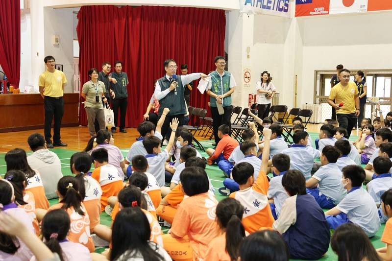黃偉哲出席友善校園週宣導 市府團隊攜手打造安全無毒校園
