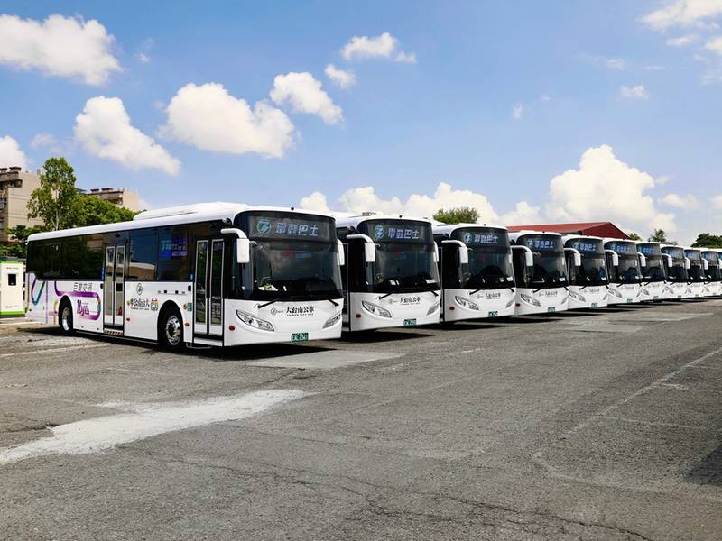台南再添22輛電動公車 持續朝市區公車全面電動化邁進
