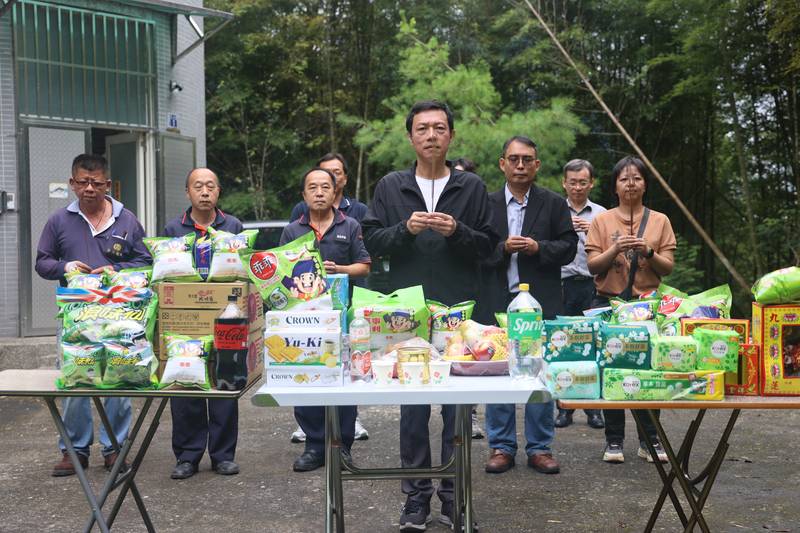 集集大山轉播站中元普度 祈求設備運轉順利人員平安