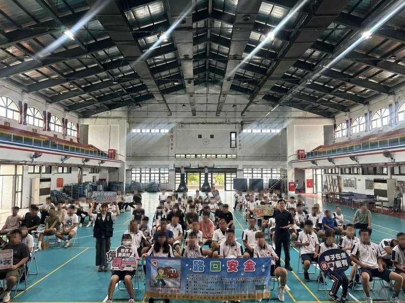 法治與交安觀念扎根校園 成功警前進商水守護青春