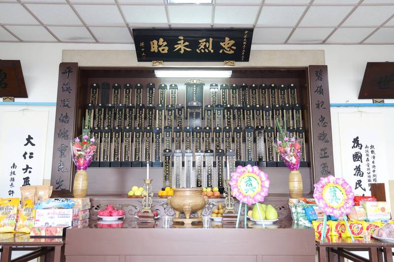 南投縣忠烈祠秋祭 簡副秘書長主祭緬懷先烈精神