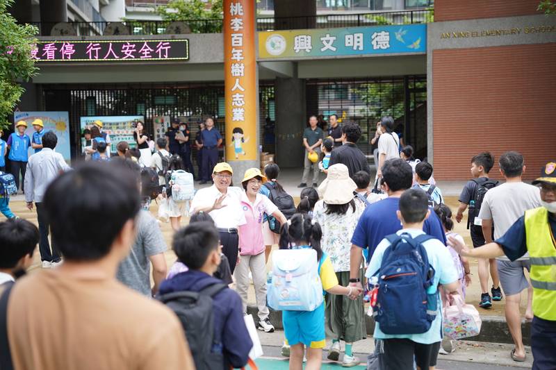 開學守護安全雙重奏!新竹縣推友善校園「直球對決」毒品、跨單位攜手顧交通