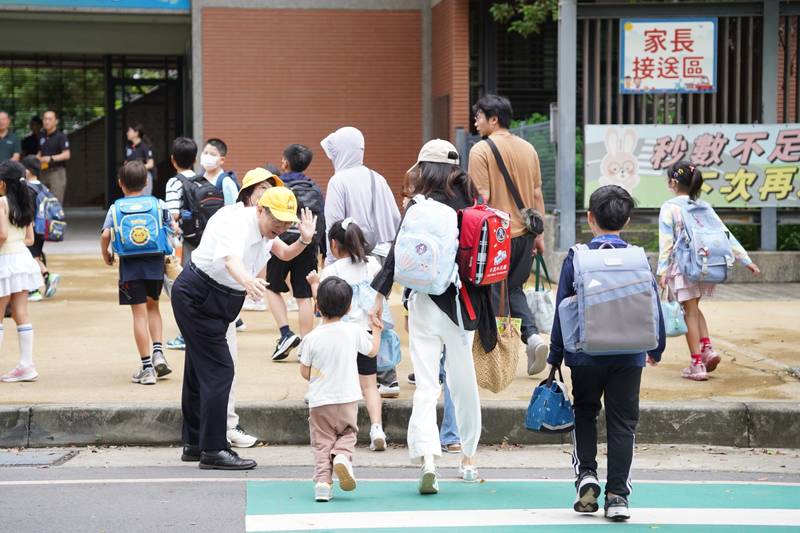 開學守護安全雙重奏!新竹縣推友善校園「直球對決」毒品、跨單位攜手顧交通