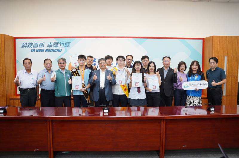 全國技能競賽竹縣學子摘金奪銅 楊文科表揚肯定技職實力