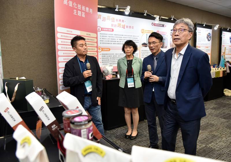 推動農業淨零五週年 化學肥料減量、農業循環跨域發展 農業部續邀各界共同推動臺灣農業淨零轉型