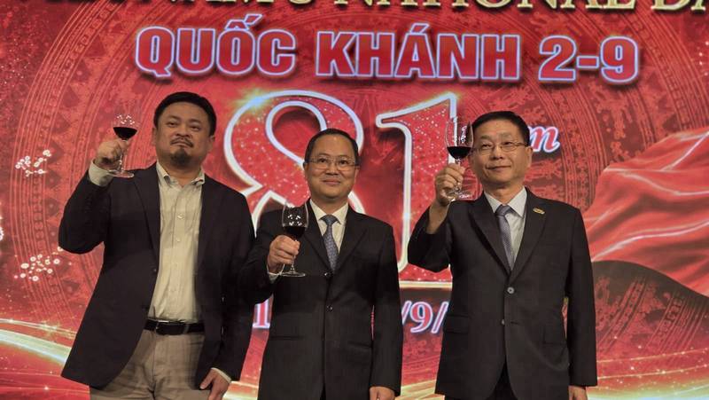 外交部常務次長葛葆萱出席越南81週年國慶酒會