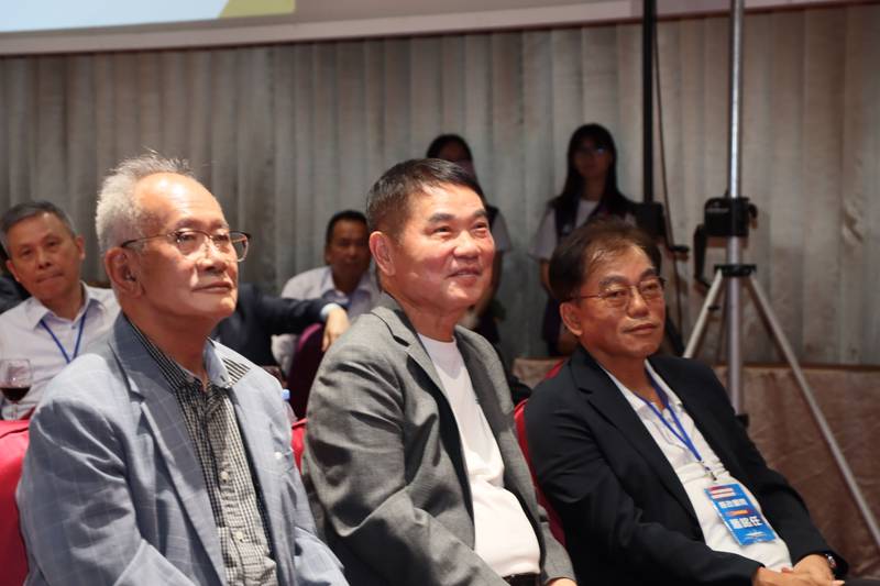 攜手推動苗栗產業升級 智慧治理與幸福宜居 鍾縣長與縣政顧問座談廣納建言