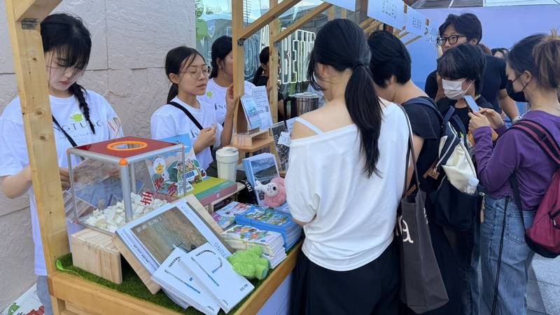 屏東觀光快閃首爾！吸睛吉祥物現身弘大 邀韓國旅客來趟療癒之旅