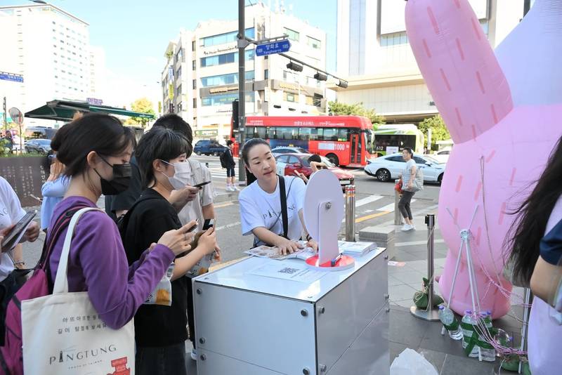 屏東觀光快閃首爾！吸睛吉祥物現身弘大 邀韓國旅客來趟療癒之旅