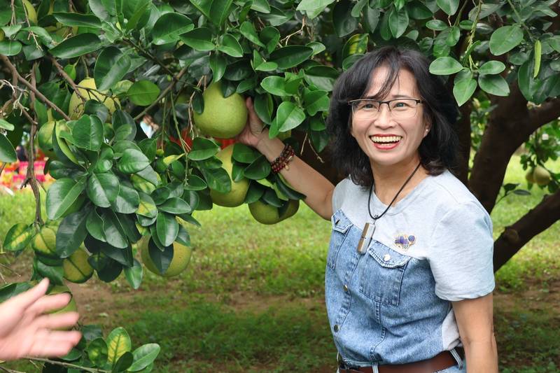 頭屋農會舉辦食農教育親子採果趣 邱副縣長推廣在地柚子