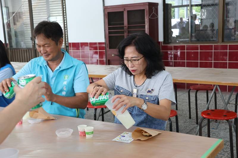 頭屋農會舉辦食農教育親子採果趣 邱副縣長推廣在地柚子