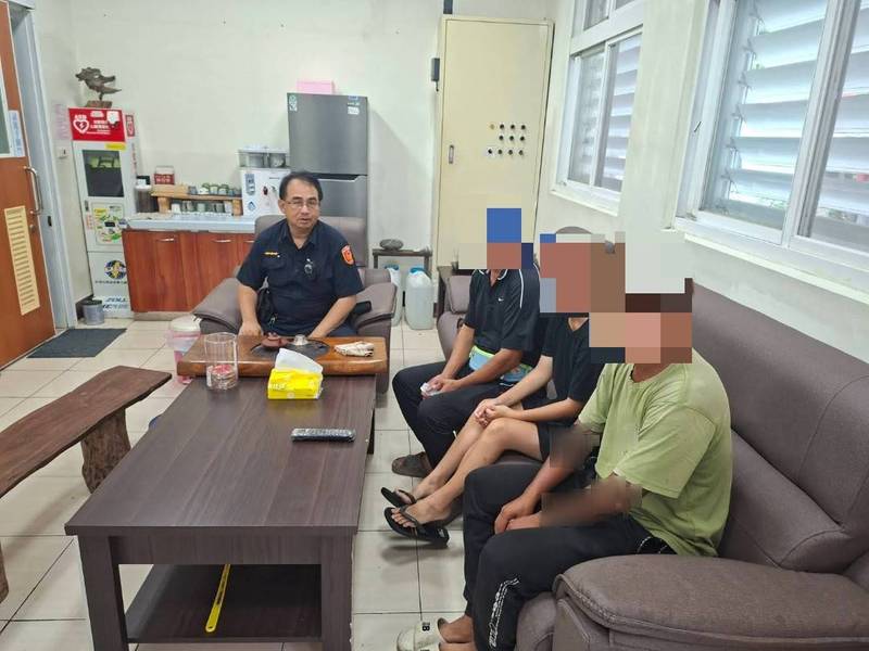 台坂暖警助尋親圓心願　協助失聯女子返家