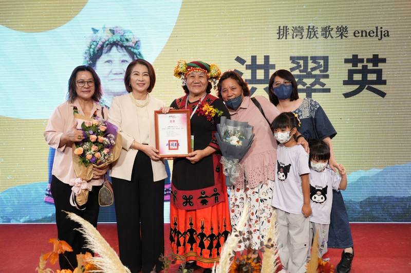 屏縣授證24位文化資產保存者 文資傳匠工坊同步揭牌打造培訓人才基地