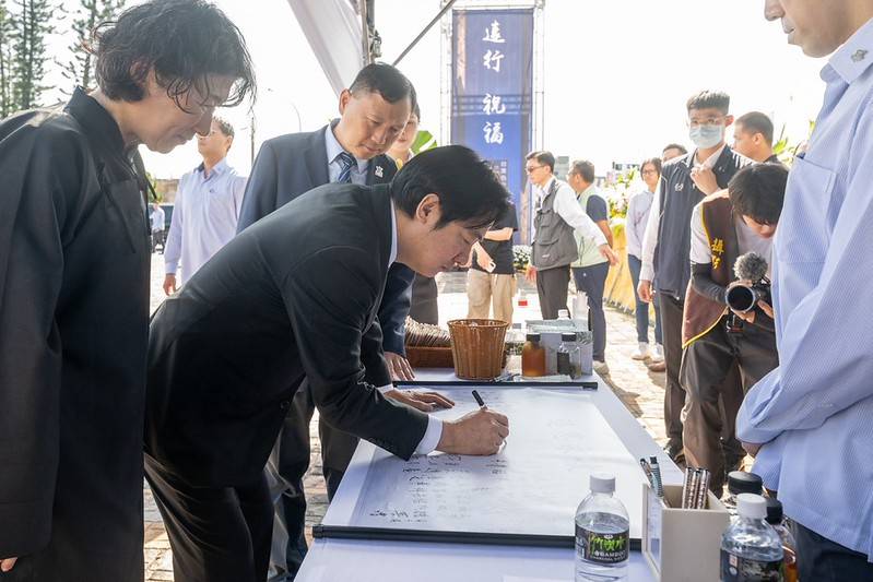總統頒發饒穎奇前資政褒揚令 感念對國家民主憲政及臺東發展貢獻深遠