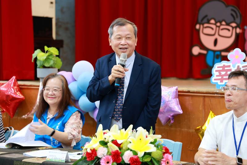 縣府召開公私立幼兒園園長會議　王副縣長頒獎肯定績優教保團隊