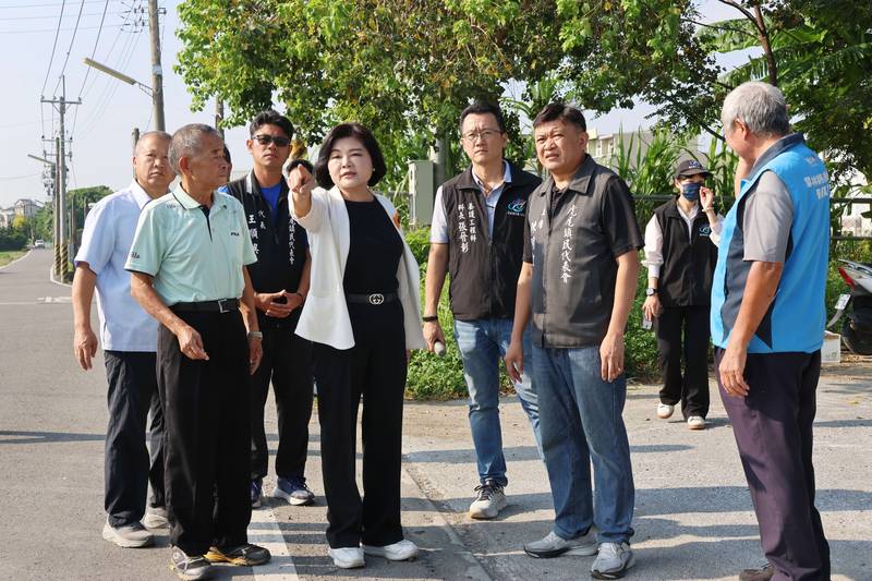 建構安全交通路網 張麗善縣長會勘虎尾鎮雲73-1線路面及側溝改善工程