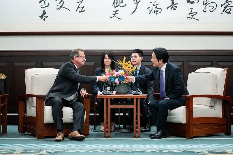 總統接見加拿大魁團黨訪團 盼深化雙方在人工智慧、半導體、航太等領域合作
