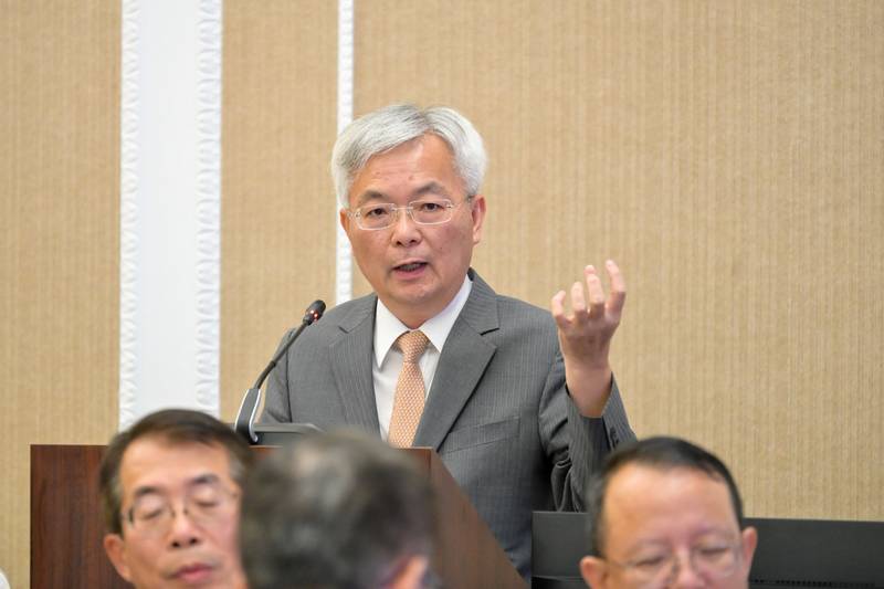 卓揆主持道安會報 籲加強高風險族群宣導降低死亡率