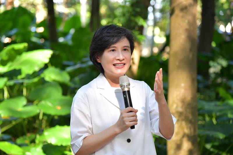 鄭麗君出席「毛柿宴」 推動國土綠蔭列國家級氣候調適計畫