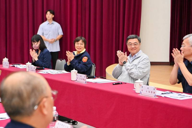卓揆慰勉警察辛勞 宣布駐地內員警深夜勤務加發危勞津貼
