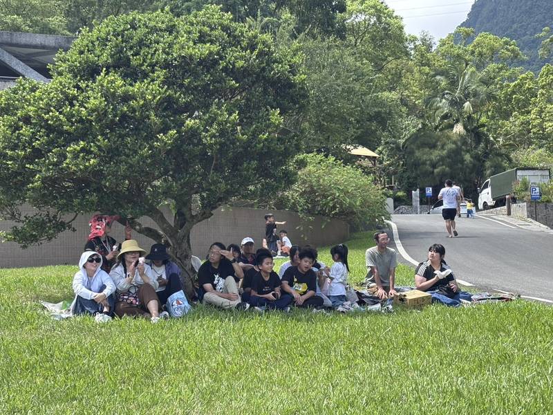 數百人走進池南 聆聽「洄森」森林音樂會! 跨校學童接力演出 音樂、自然與林業文化共譜森林樂章