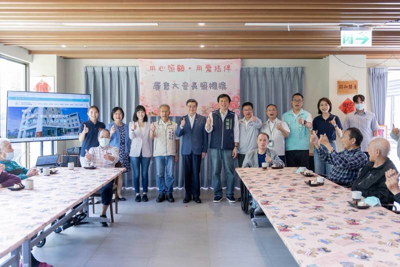 參訪宜蘭大安綜合長照機構 卓揆：明起開放申請住宿式服務機構加碼補助 每年最高補助18萬元